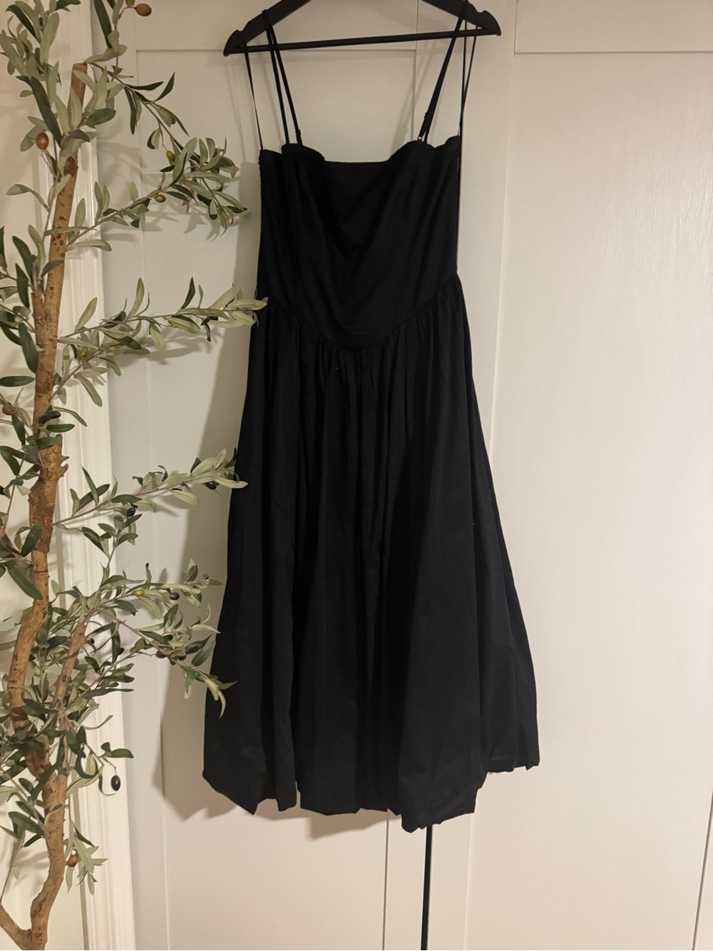 Abercrombie & Fitch Black Spaghetti-Strap bubble Midi Dress
